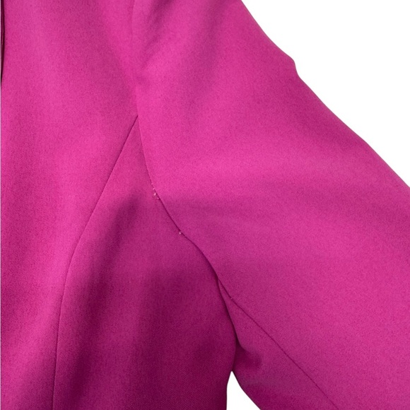 Blue rain. Elegant Navy Blazer with Tailored Fit and Luxurious Fabric - Picture 7 of 9